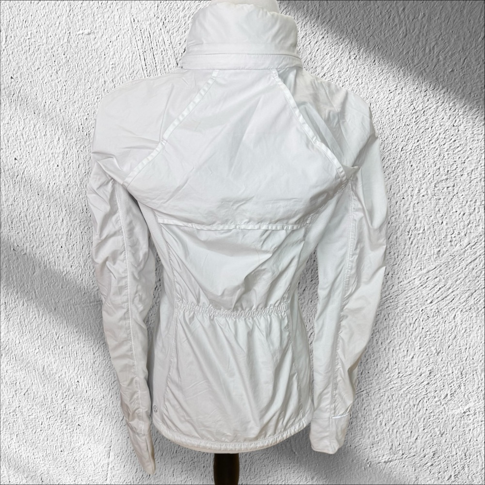 Lululemon Wind Runner Jacket with Hidden Hood /Size 4 - Picture 3 of 6